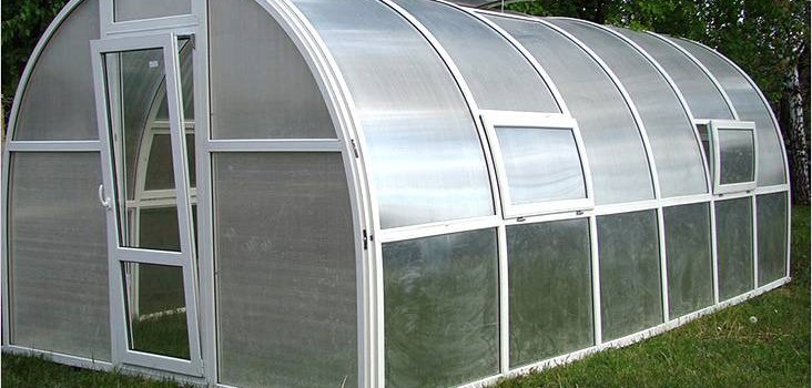 Теплиця своїми руками: поетапна інструкція