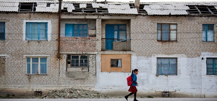 Ремонт покрівлі на старих багатоповерхових будинках: складну роботу – майстрам Ремонт покрівлі на старих багатоповерхових будинках: складну роботу – майстрам