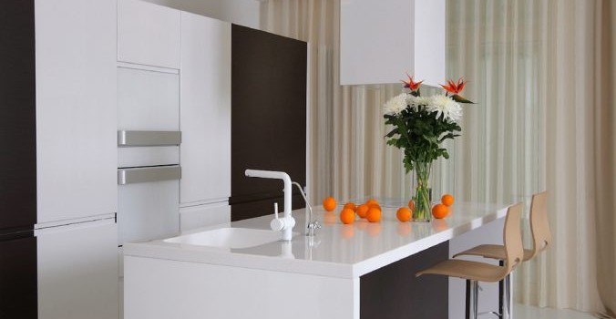 Дизайн кухні в світлих тонах: варіанти для великих і маленьких кімнат, фото з прикладами