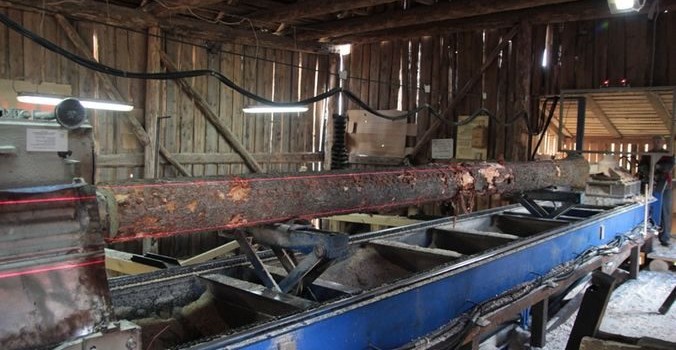 Оциліндрована колода: плюси і мінуси дерев’яних будинків